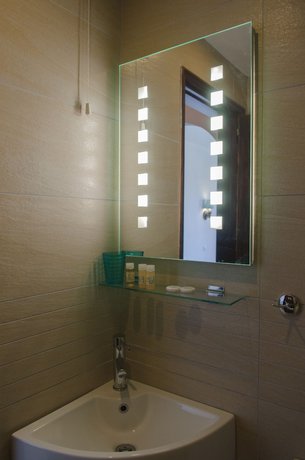 Imagen de la habitación del Hotel Elli. Foto 6