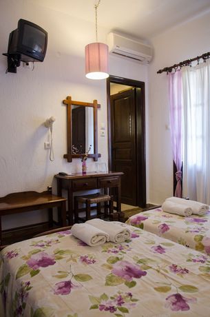 Imagen de la habitación del Hotel Elli. Foto 8