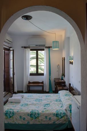 Imagen de la habitación del Hotel Elli. Foto 14
