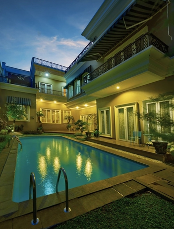 Imagen de la piscina del Hotel Elliottii Residence Duta Niaga. Foto 15