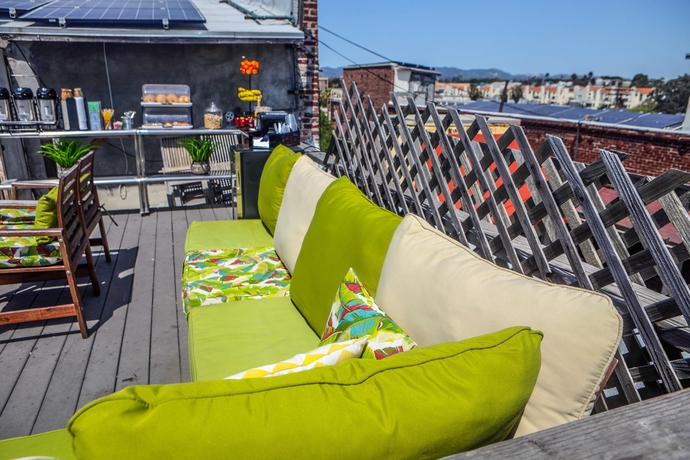 Imagen de los exteriores del Hotel Ellison Suites. Foto 14