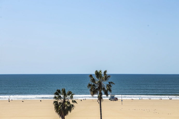 Imagen de los exteriores del Hotel Ellison Suites. Foto 15