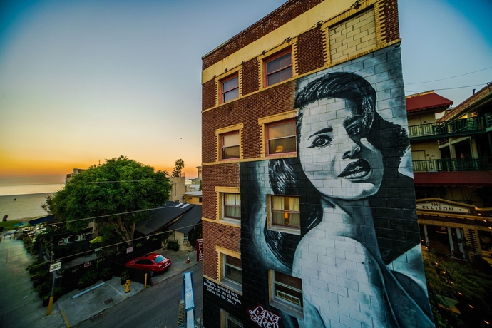 Imagen de los exteriores del Hotel Ellison Suites. Foto 18