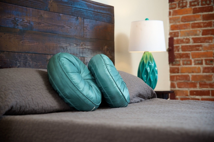 Imagen de la habitación del Hotel Ellison Suites. Foto 6