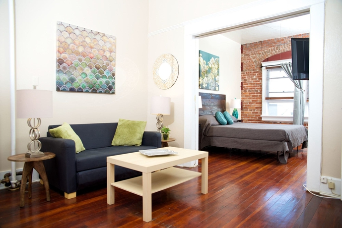 Imagen de la habitación del Hotel Ellison Suites. Foto 7