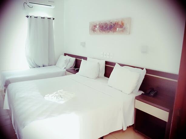 Imagen de la habitación del Hotel Ellus. Foto 4