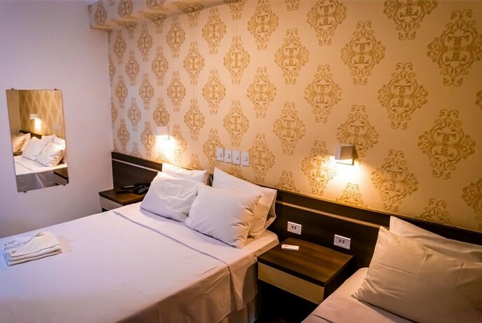 Imagen de la habitación del Hotel Ellus. Foto 6