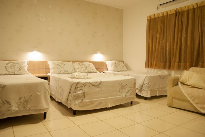 Imagen de la habitación del Hotel Ellus. Foto 8