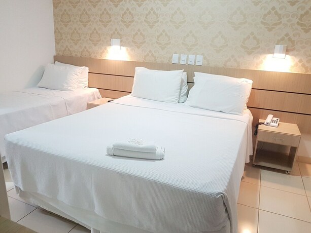 Imagen de la habitación del Hotel Ellus. Foto 13