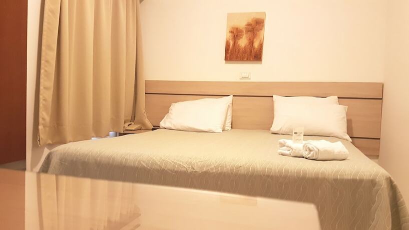 Imagen de la habitación del Hotel Ellus. Foto 14