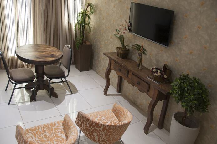 Imagen de los interiores del Hotel Ellus. Foto 20