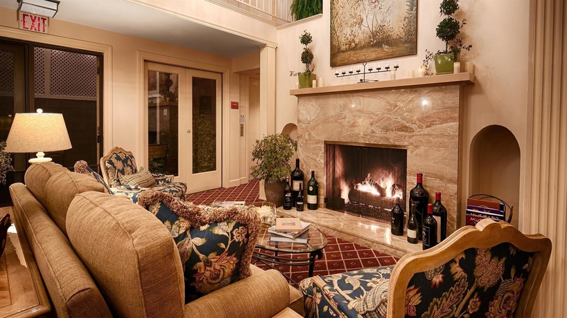 Imagen de los interiores del Hotel Elm House Inn. Foto 8