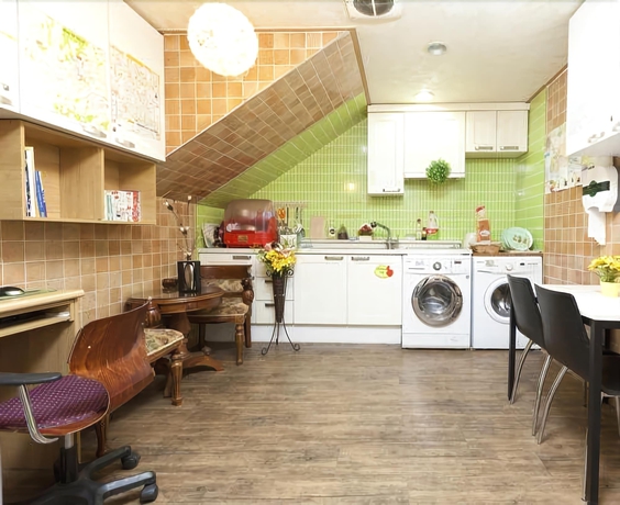 Imagen de los interiores del Hotel Elm Tree Guest House Myeongdong. Foto 18