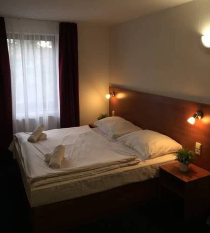 Imagen de la habitación del Hotel Elma. Foto 4