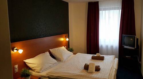 Imagen de la habitación del Hotel Elma. Foto 7