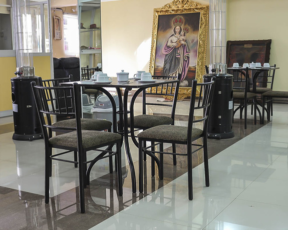 Imagen del bar/restaurante del Hotel Elmer-z. Foto 5