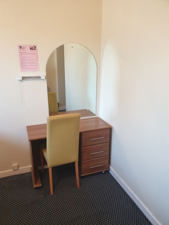 Imagen de la habitación del Hotel Elmhurst. Foto 9