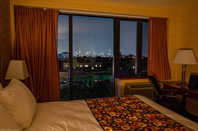 Imagen de la habitación del Hotel Elmhurst, Nueva York. Foto 4