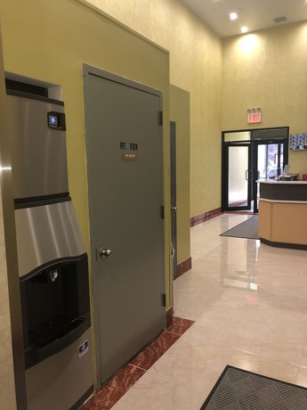 Imagen de los interiores del Hotel Elmhurst, Nueva York. Foto 18