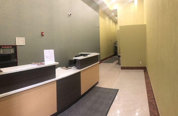 Imagen de los interiores del Hotel Elmhurst, Nueva York. Foto 19