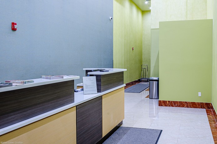 Imagen de los interiores del Hotel Elmhurst, Nueva York. Foto 20