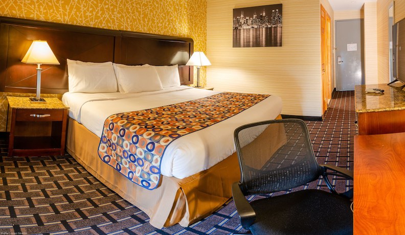 Imagen de la habitación del Hotel Elmhurst, Nueva York. Foto 17