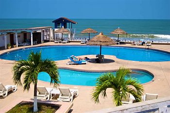 Imagen general del Hotel Elmina Beach Resort. Foto 1