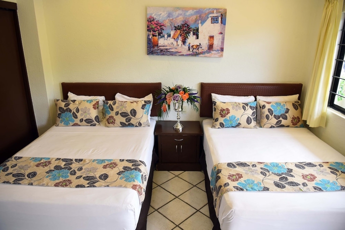 Imagen de la habitación del Hotel Eloisa - Near Playa De Los Muertos. Foto 3