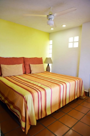 Imagen de la habitación del Hotel Eloisa - Near Playa De Los Muertos. Foto 8