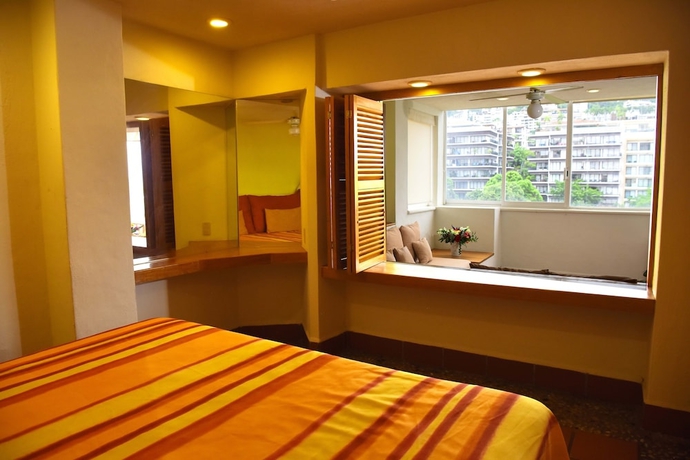 Imagen de la habitación del Hotel Eloisa - Near Playa De Los Muertos. Foto 11