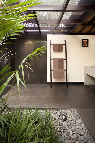 Imagen de la habitación del Hotel Elok Villas. Foto 4