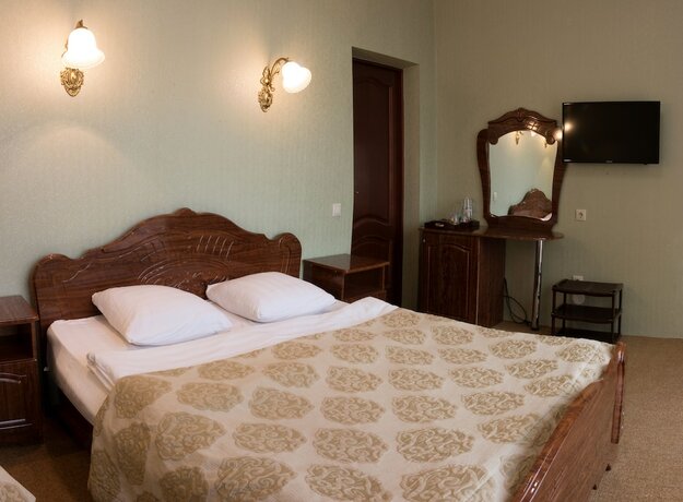 Imagen de la habitación del Hotel Elona. Foto 12