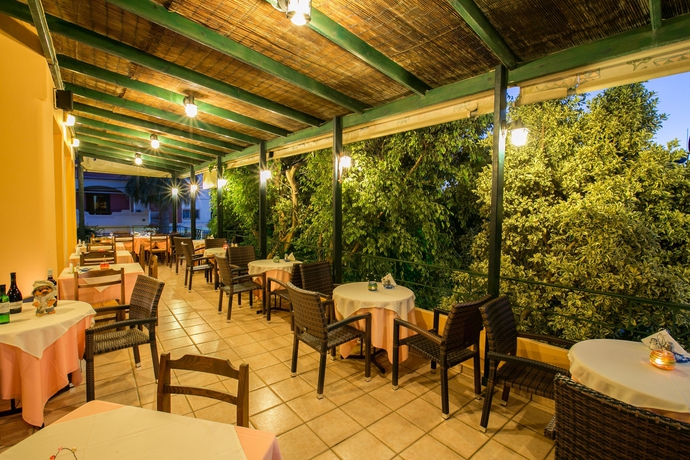 Imagen del bar/restaurante del Hotel Elotia. Foto 4