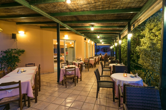 Imagen del bar/restaurante del Hotel Elotia. Foto 5