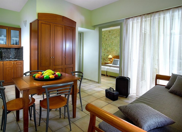 Imagen de la habitación del Hotel Elotis Suites. Foto 3