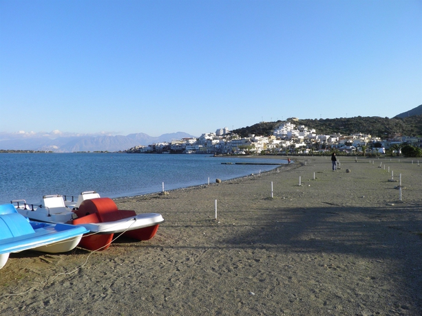 Imagen de los exteriores del Hotel Elounda Garden Suites. Foto 13