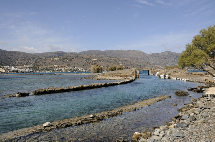 Imagen de los exteriores del Hotel Elounda Krini. Foto 8