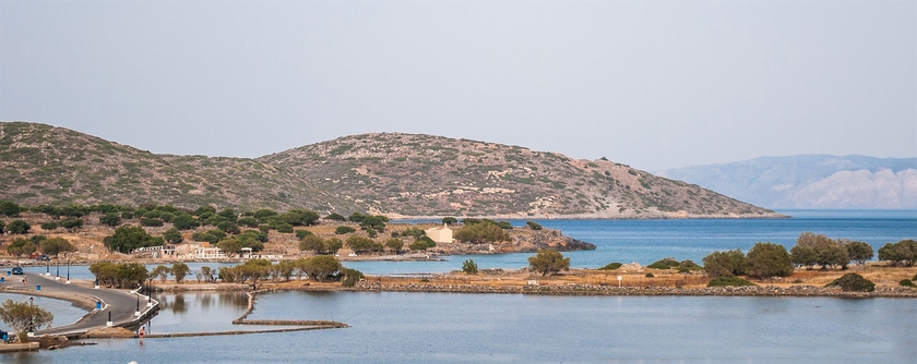 Imagen de los exteriores del Hotel Elounda Olive Garden Studios. Foto 11