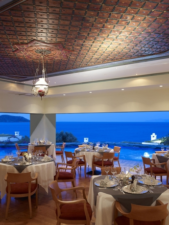 Imagen del bar/restaurante del Hotel Elounda Peninsula All Suite. Foto 6