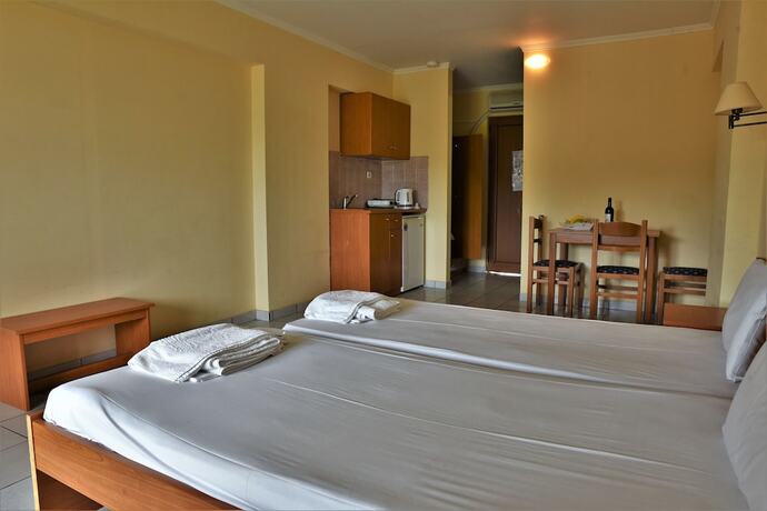 Imagen de la habitación del Hotel Elpida, Alikanas. Foto 16