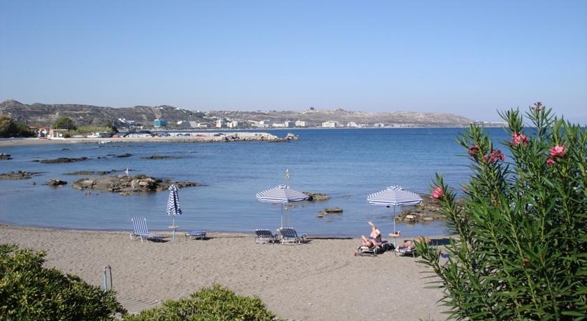 Imagen de los exteriores del Hotel Elpida Beach Studios. Foto 5