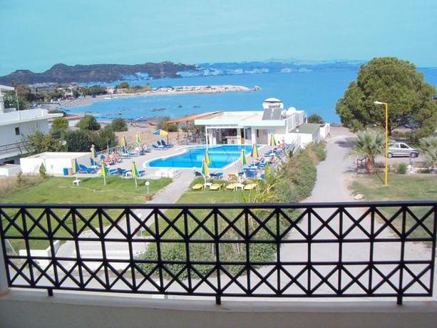 Imagen de los exteriores del Hotel Elpida Beach Studios. Foto 6