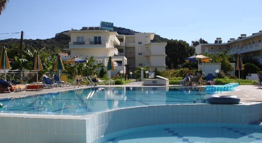Imagen de la piscina del Hotel Elpida Beach Studios. Foto 8
