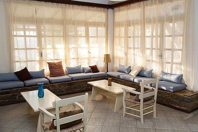 Imagen de los interiores del Hotel Elpida Village. Foto 12