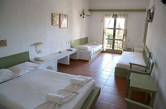 Imagen de la habitación del Hotel Elpida Village. Foto 8