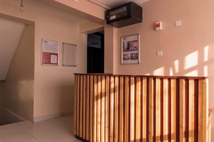 Imagen de los interiores del Hotel Elris Guest House and. Foto 15