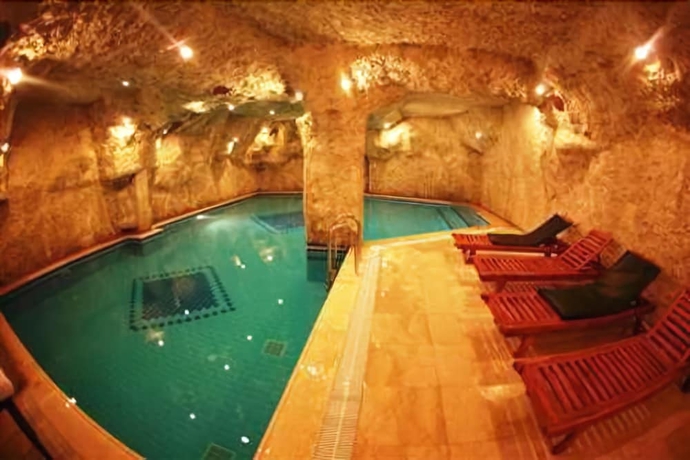 Imagen de la piscina del Hotel El-ruha. Foto 15