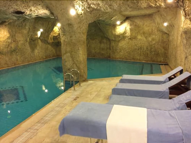 Imagen de la piscina del Hotel El-ruha. Foto 16