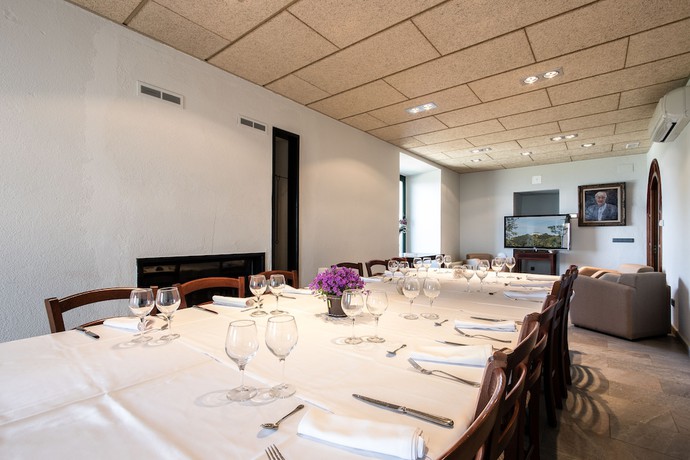 Imagen del bar/restaurante del Hotel Els Angels and Restaurant Girona. Foto 4