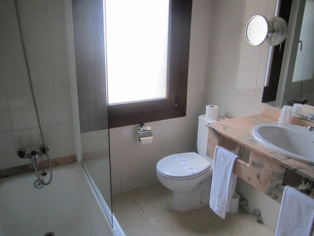 Imagen de la habitación del Hotel Els Avets. Foto 5